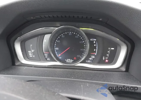 2016 Volvo V60 T5 Drive-E Premier z USA, uszkodzony, nr VIN YV140MEK6G1305472